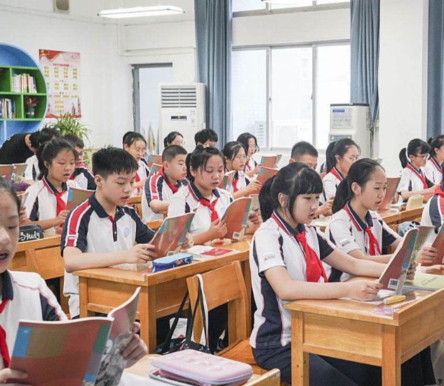 教师以敏锐的观察力捕捉解读于是敞开了一项名为声响档案馆 教师以敏锐的观察力捕捉解读于是敞开了一项名为声响档案馆